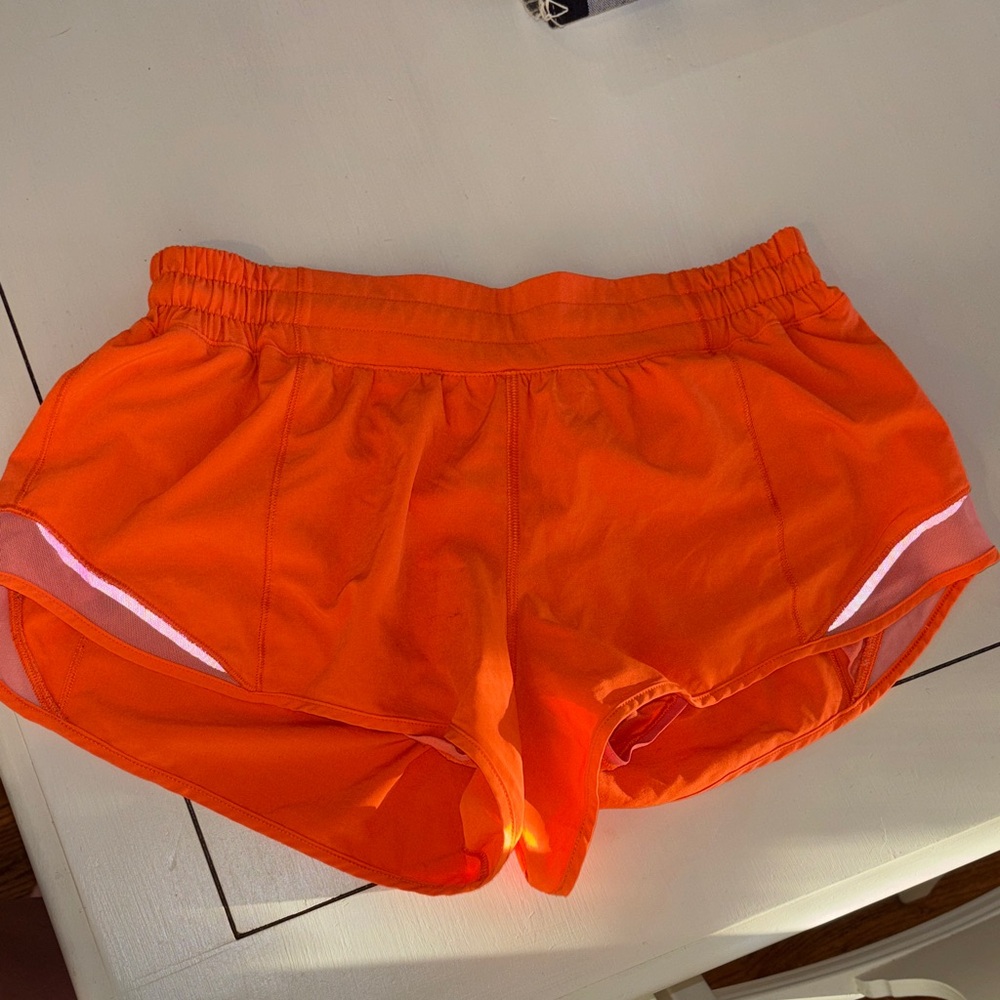 Lululemon Hotty Hot Short 2.5